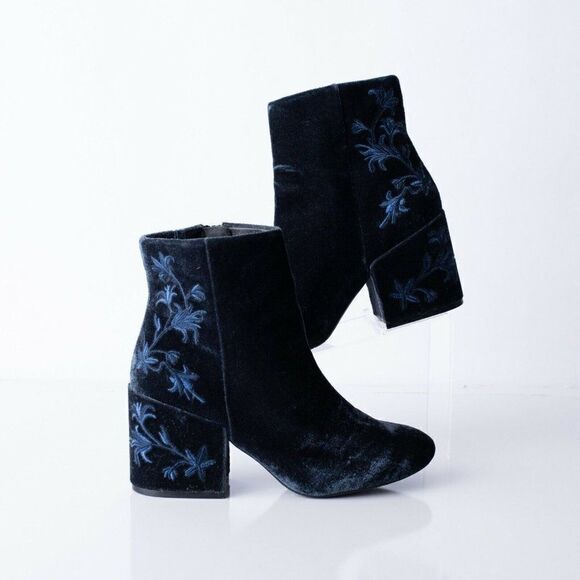 Kenneth Cole Renna Womens Navy Velvet Ankle Boots - Picture 2 of 8